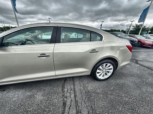2016 Buick LaCrosse Base