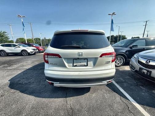 2019 Honda Pilot Touring 8-Passenger