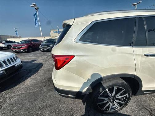 2019 Honda Pilot Touring 8-Passenger