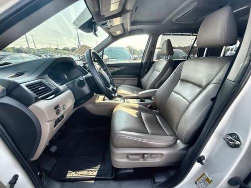2019 Honda Pilot Touring 8-Passenger