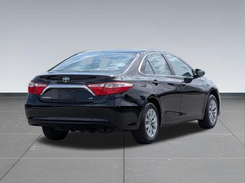 Midnight Black Metallic 2017 Toyota Camry LE