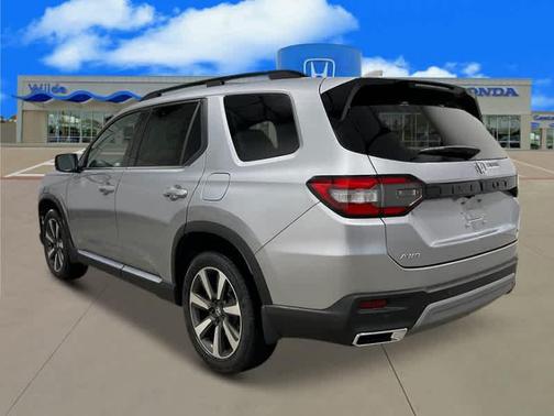 2025 Honda Pilot Touring 8-Passenger