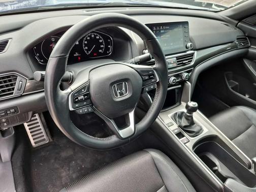 Still Night Pearl 2018 Honda Accord Sport 2.0T