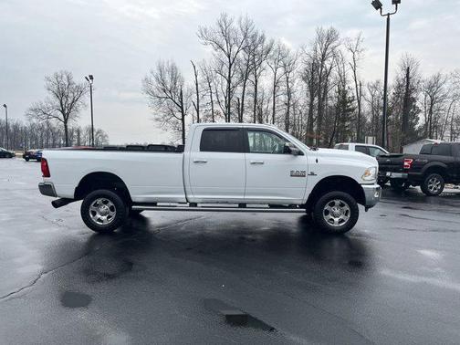 2017 RAM 2500 Big Horn Crew Cab 4x4 8' Box