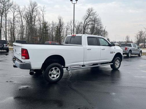2017 RAM 2500 Big Horn Crew Cab 4x4 8' Box