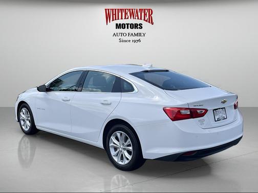 Summit White 2025 Chevrolet Malibu FWD 1LT