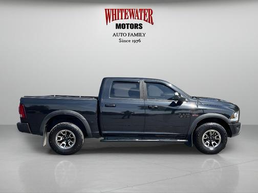 Brilliant Black Crystal Pearlcoat 2016 RAM 1500 Rebel