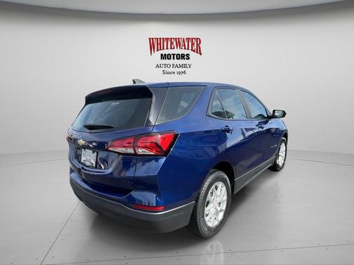 Blue Glow Metallic 2022 Chevrolet Equinox LS