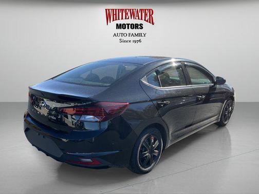 2019 Hyundai ELANTRA SE