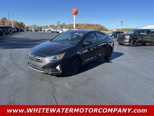 2019 Hyundai ELANTRA SE