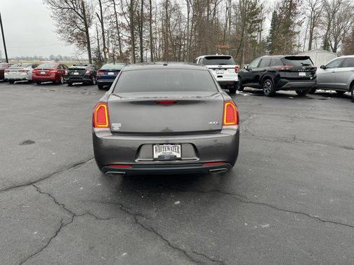 2016 Chrysler 300 S
