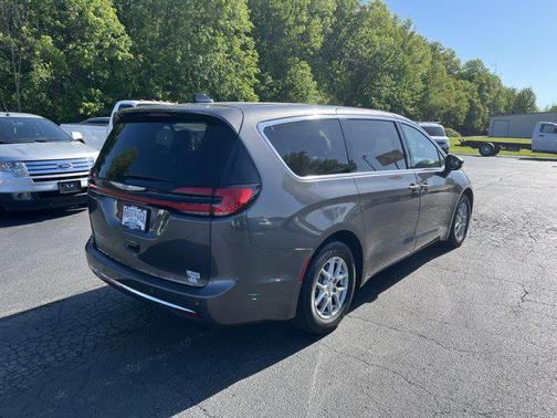 Granite Crystal Metallic Clearcoat 2023 Chrysler Pacifica Touring L