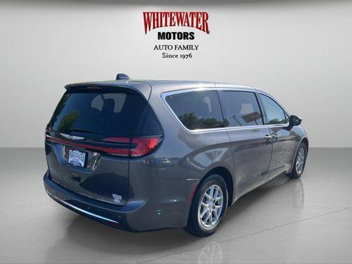Granite Crystal Metallic Clearcoat 2023 Chrysler Pacifica Touring L