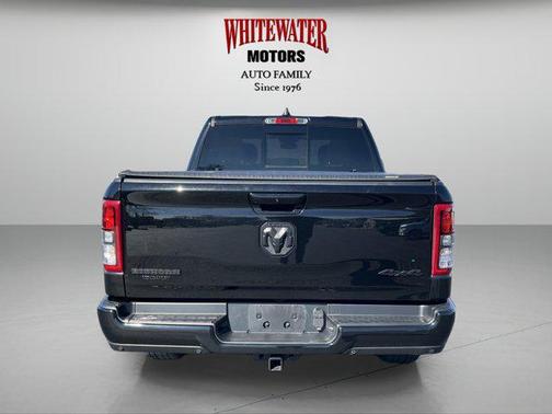 Diamond Black Crystal Pearlcoat 2023 RAM 1500 Big Horn/Lone Star