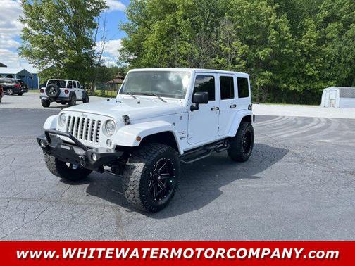 Bright White Clearcoat 2017 Jeep Wrangler Unlimited Sahara