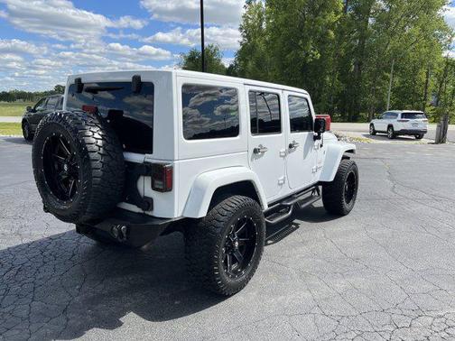 Bright White Clearcoat 2017 Jeep Wrangler Unlimited Sahara