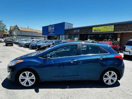 Black Noir Pearl 2013 Hyundai Elantra GT Base