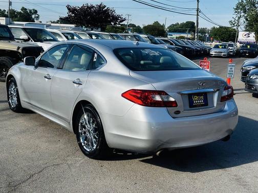 Liquid Platinum 2011 INFINITI M56 Base