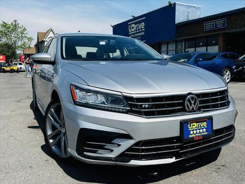2017 Volkswagen Passat 1.8T R-Line w/Comfort