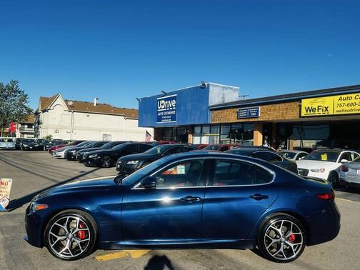 2019 Alfa Romeo Giulia Sport