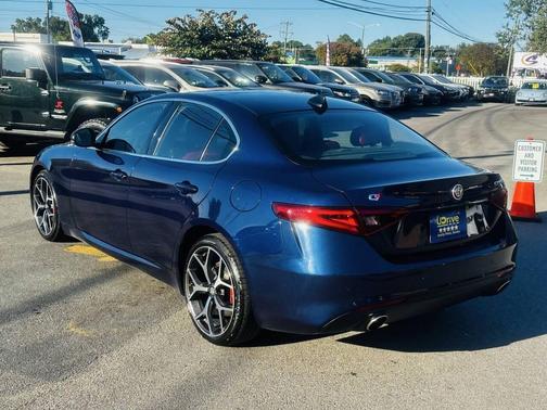 2019 Alfa Romeo Giulia Sport