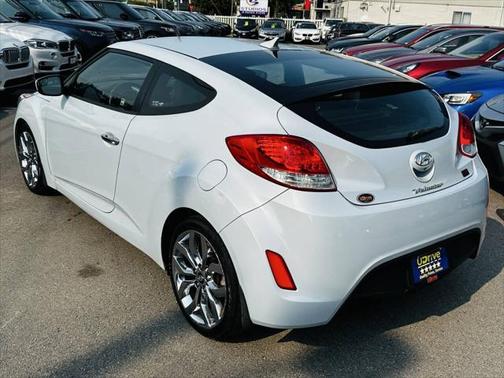 2014 Hyundai Veloster RE:FLEX w/Black