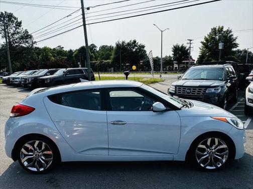 2014 Hyundai Veloster RE:FLEX w/Black