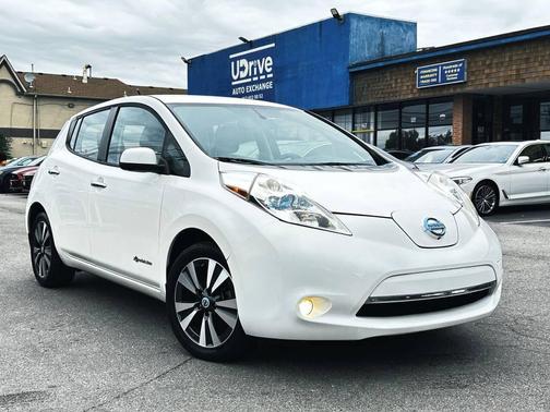 Pearl White 2013 Nissan Leaf SL