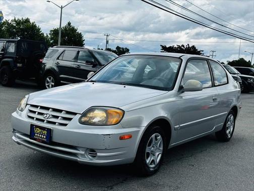 2004 Hyundai Accent GL