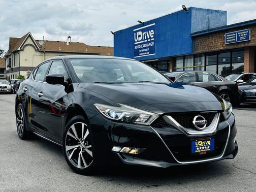 Black 2017 Nissan Maxima 3.5 S