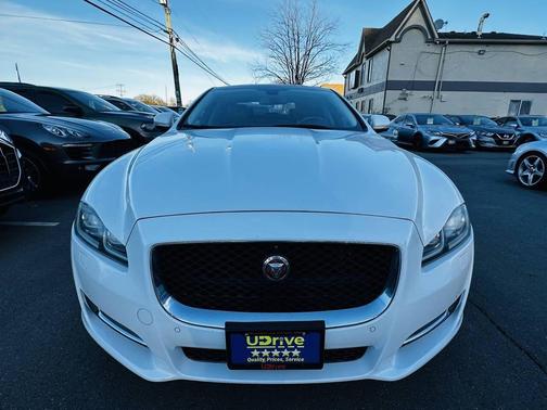 2016 Jaguar XJ XJ R-Sport