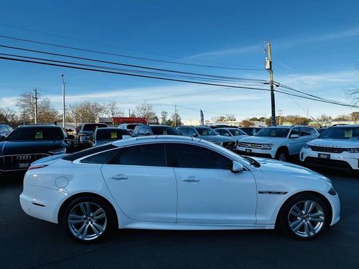 2016 Jaguar XJ XJ R-Sport