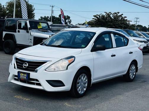 2015 Nissan Versa 1.6 S+