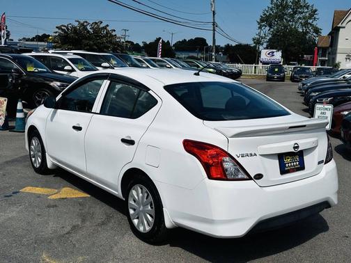 2015 Nissan Versa 1.6 S+