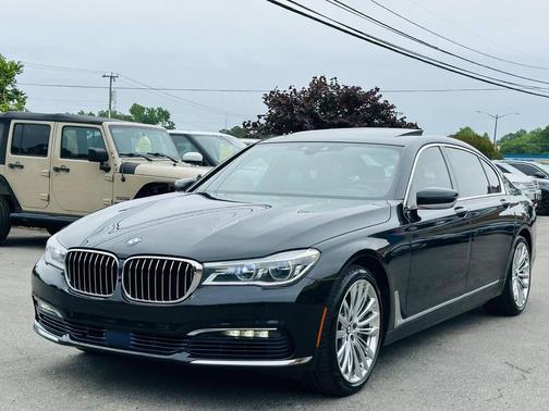 Black 2016 BMW 750 i xDrive