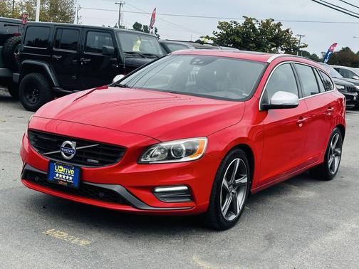 2015 Volvo V60 T6 R-Design Platinum