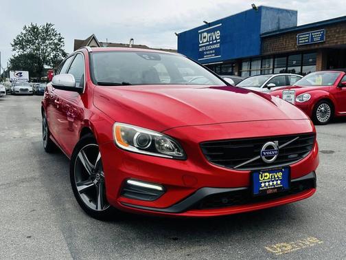 2015 Volvo V60 T6 R-Design Platinum