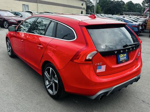 2015 Volvo V60 T6 R-Design Platinum