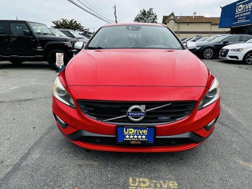 2015 Volvo V60 T6 R-Design Platinum