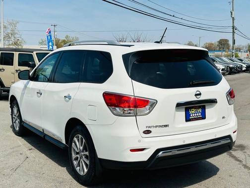 2016 Nissan Pathfinder SL