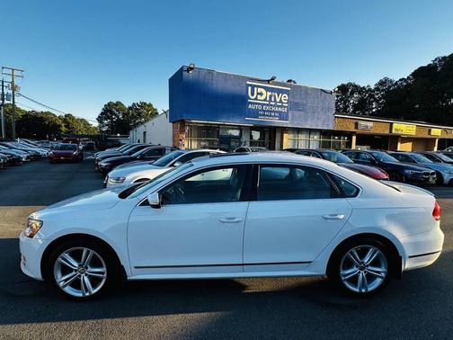2014 Volkswagen Passat 2.0L TDI DSG SE w/Sunroof