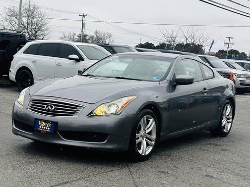 2010 INFINITI G37 Sport