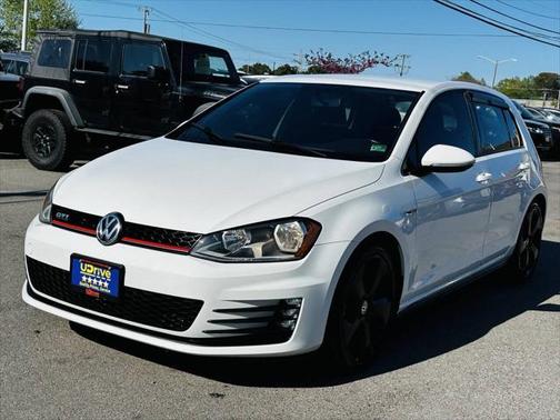 2015 Volkswagen Golf GTI 2.0T S 4-Door