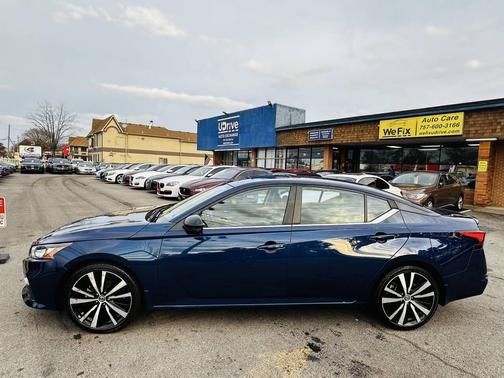 2021 Nissan Altima SR FWD