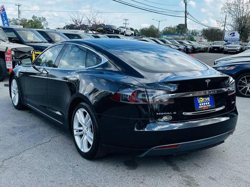 2015 Tesla Model S 85D