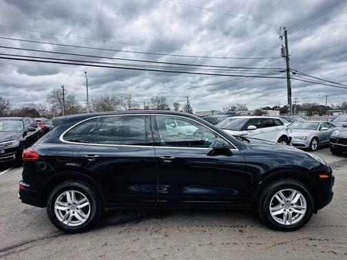 2018 Porsche Cayenne Platinum Edition
