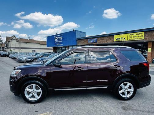 Burgundy Velvet Metallic Tinted Clearcoat 2018 Ford Explorer XLT