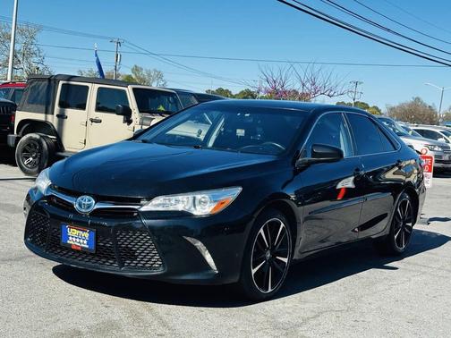 2016 Toyota Camry Hybrid LE