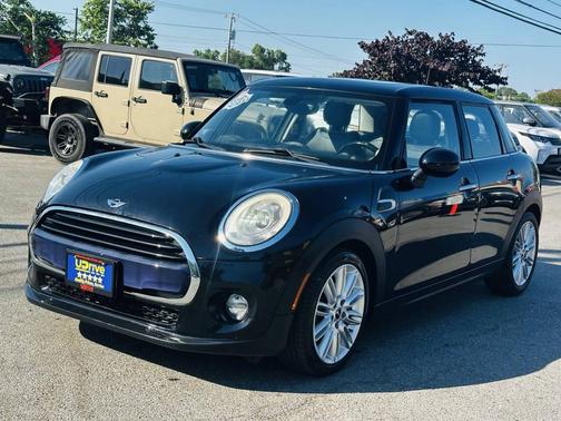 Midnight Black Metallic 2017 MINI Hardtop Cooper