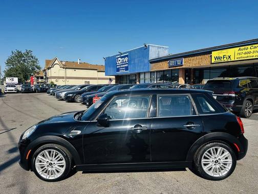 Midnight Black Metallic 2017 MINI Hardtop Cooper